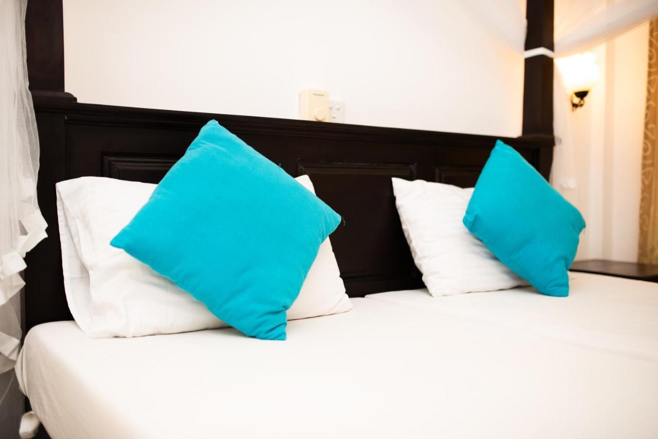 International Beach Hotel & Restaurant Hikkaduwa Bagian luar foto