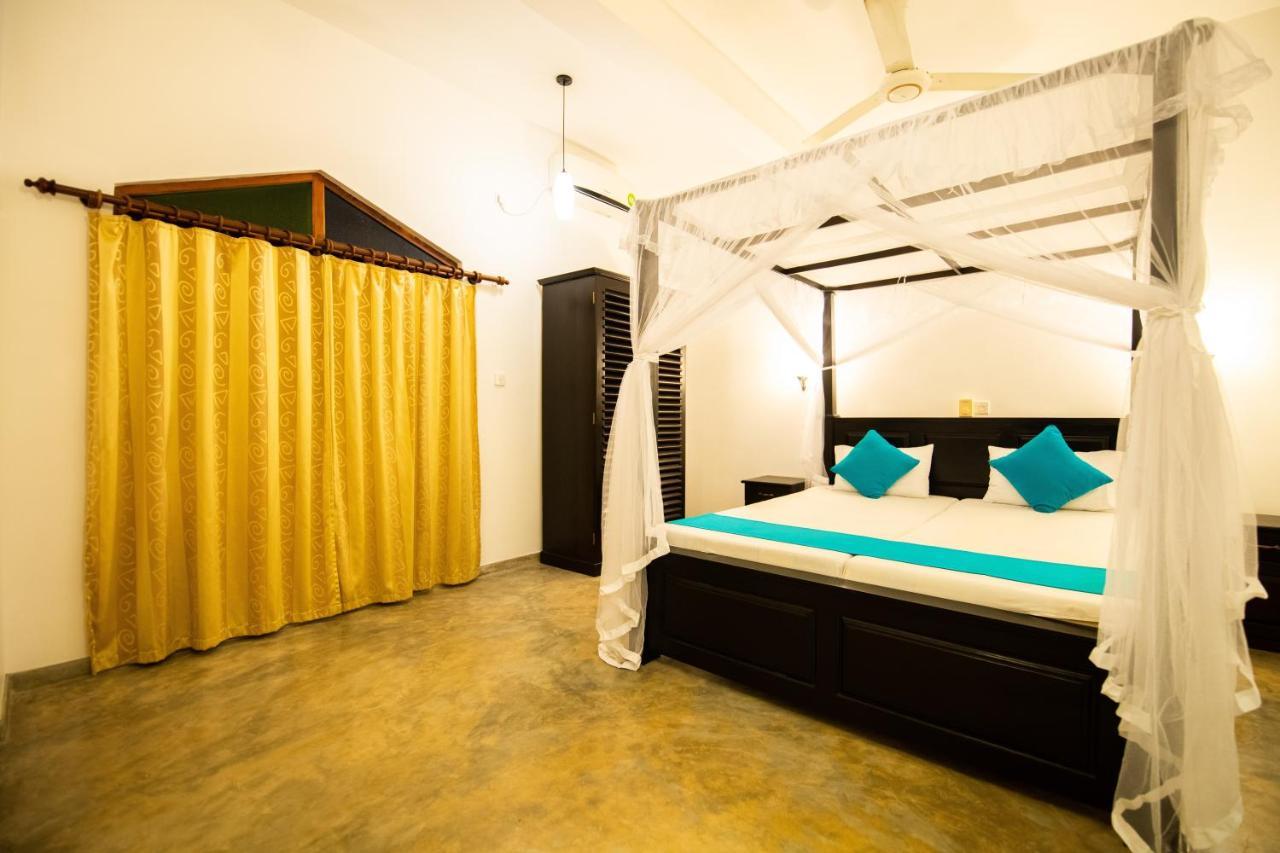 International Beach Hotel & Restaurant Hikkaduwa Bagian luar foto