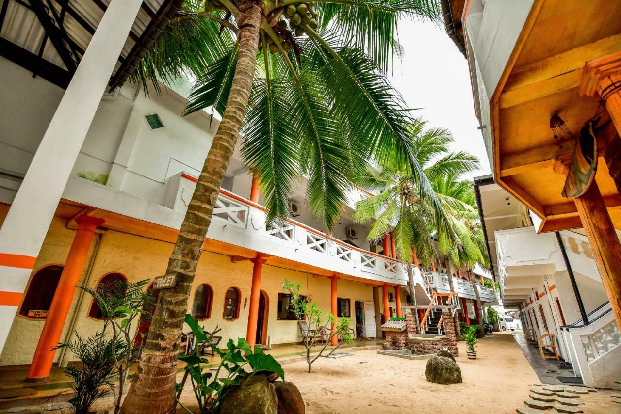 International Beach Hotel & Restaurant Hikkaduwa Bagian luar foto