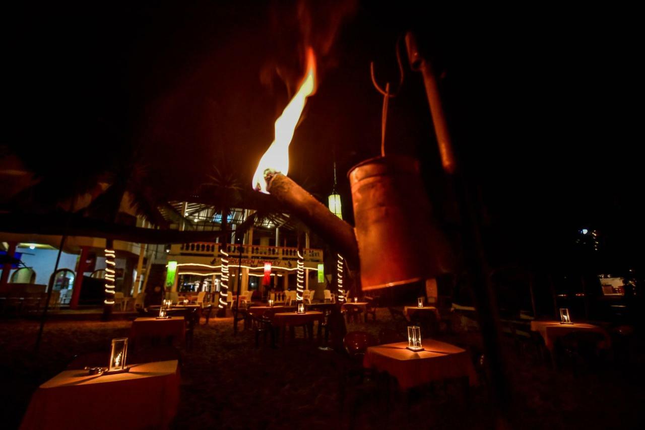 International Beach Hotel & Restaurant Hikkaduwa Bagian luar foto